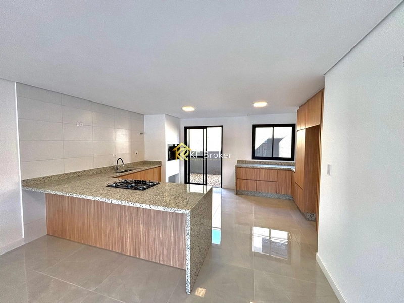 Sobrados/Triplex no Condomínio Monte Carlo – Tingui em Curitiba/PR: 8ª foto da galeria de imagens do imóvel