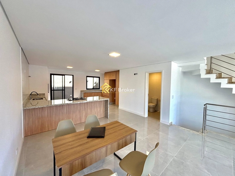 Sobrados/Triplex no Condomínio Monte Carlo – Tingui em Curitiba/PR: 7ª foto da galeria de imagens do imóvel