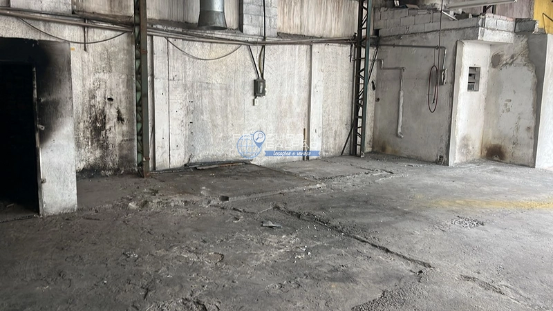 Galpão industrial para alugar na vila Carmosina, São Paulo: 3ª foto da galeria de imagens do imóvel