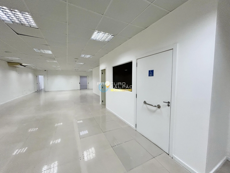 Salão Comercial para Locação – 437m² |Próximo ao Centro de Santo André: 3ª foto da galeria de imagens do imóvel