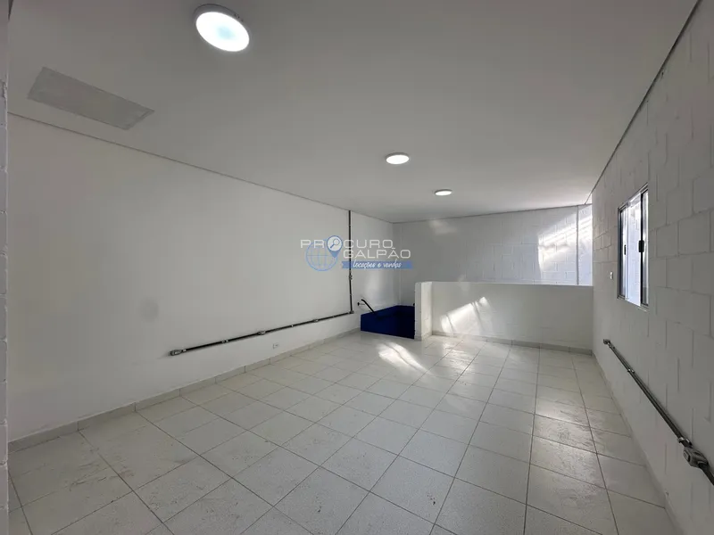 Galpão Comercial/Industrial com Pé Direito de 6 Metros – ZUP 1: 8ª foto da galeria de imagens do imóvel