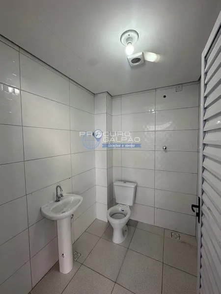 Galpão Comercial/Industrial com Pé Direito de 6 Metros – ZUP 1: 5ª foto da galeria de imagens do imóvel