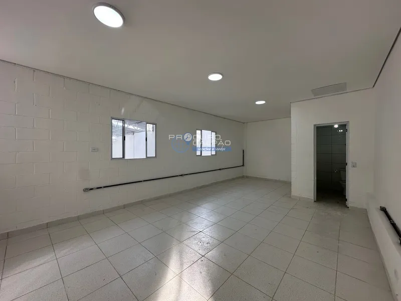 Galpão Comercial/Industrial com Pé Direito de 6 Metros – ZUP 1: 7ª foto da galeria de imagens do imóvel