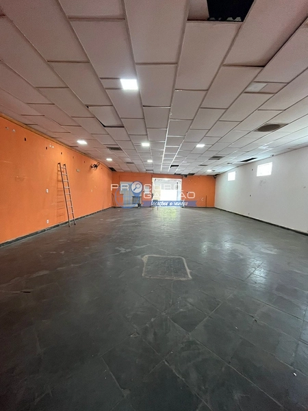 Salão comercial para aluguel em Santo André, Parque Bandeirantes : 3ª foto da galeria de imagens do imóvel