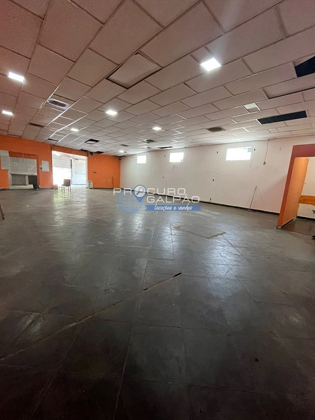 Salão comercial para aluguel em Santo André, Parque Bandeirantes : 2ª foto da galeria de imagens do imóvel