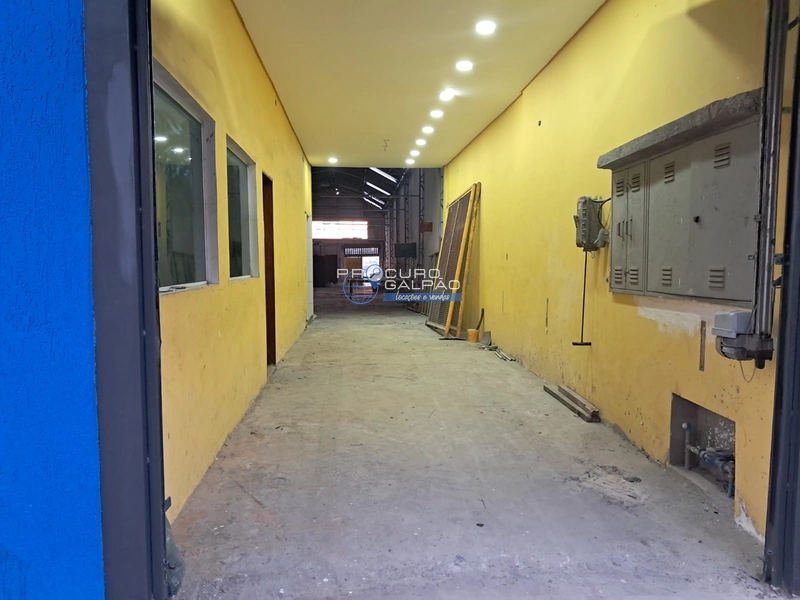 Galpão para Alugar | 300 m² | Bairro Cerâmica - São Caetano do Sul: 3ª foto da galeria de imagens do imóvel