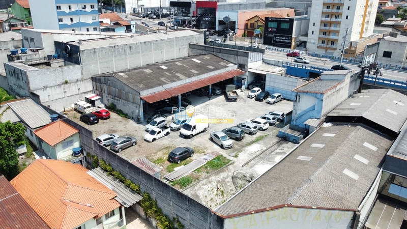 Terreno de 1830 M2: 1ª foto da galeria de imagens do imóvel