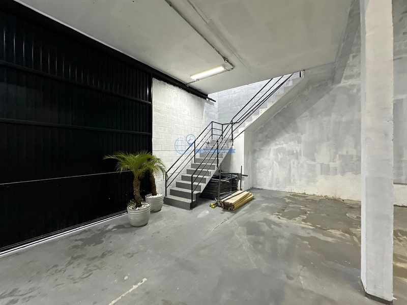 Galpão Industrial - Energia trifásico 99 KVA: 3ª foto da galeria de imagens do imóvel