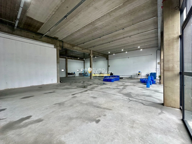 OPORTUNIDADE - 140m² SALÃO RECEM CONSTRUIDO CENTRO RIBEIRÃO PIRES: 3ª foto da galeria de imagens do imóvel
