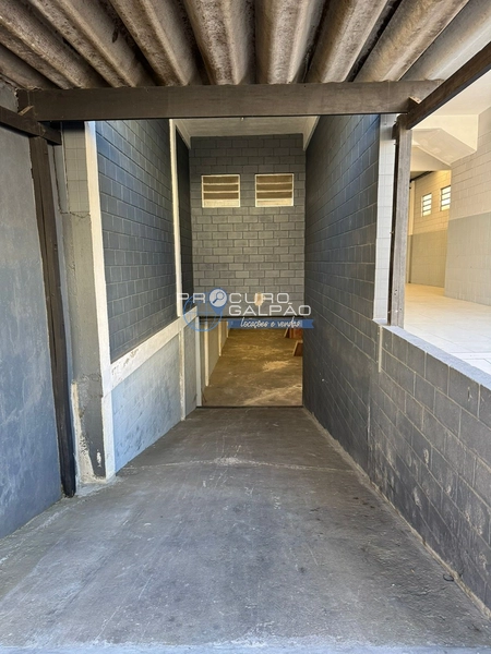 Galpão para aluguel em Santo André, Jardim Guarará : 3ª foto da galeria de imagens do imóvel