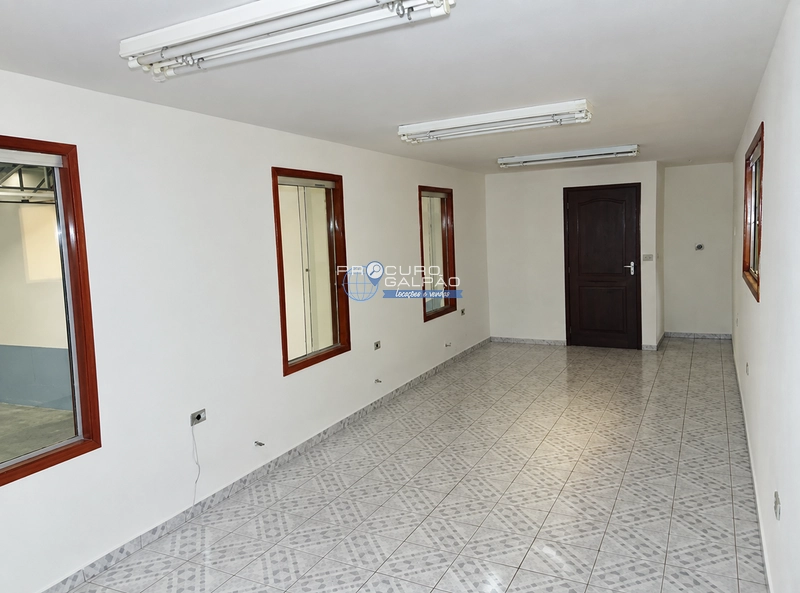 Galpão Industrial para Alugar | 350 m² | Jardim Ocara  – Santo André : 6ª foto da galeria de imagens do imóvel