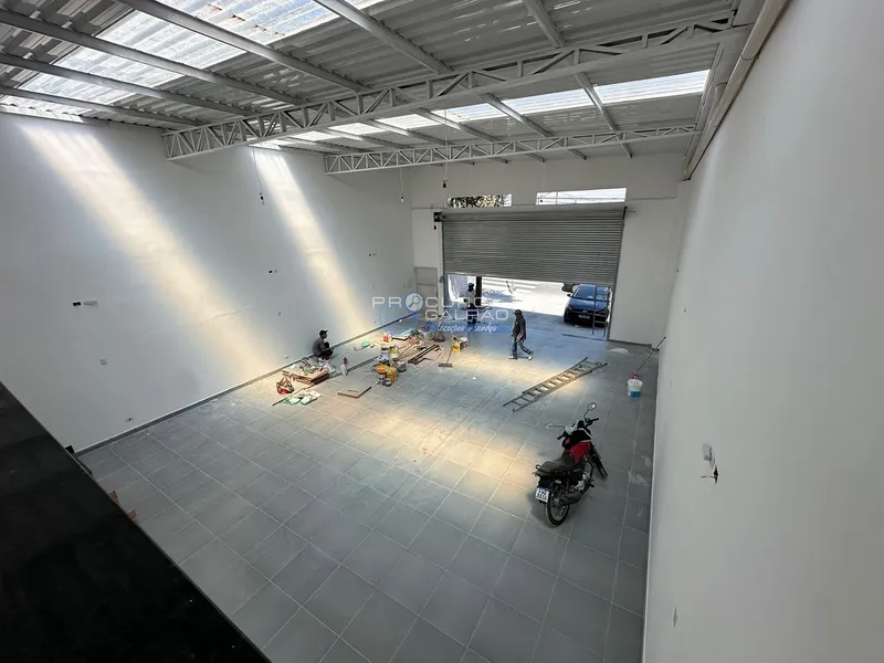 Galpão avenida de grande fluxo : 3ª foto da galeria de imagens do imóvel