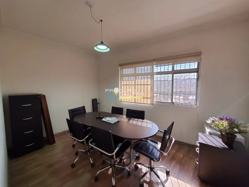 Sala em avenida movimentada: 3ª foto da galeria de imagens do imóvel