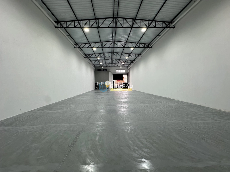 Com piso Epóxi: 2ª foto da galeria de imagens do imóvel