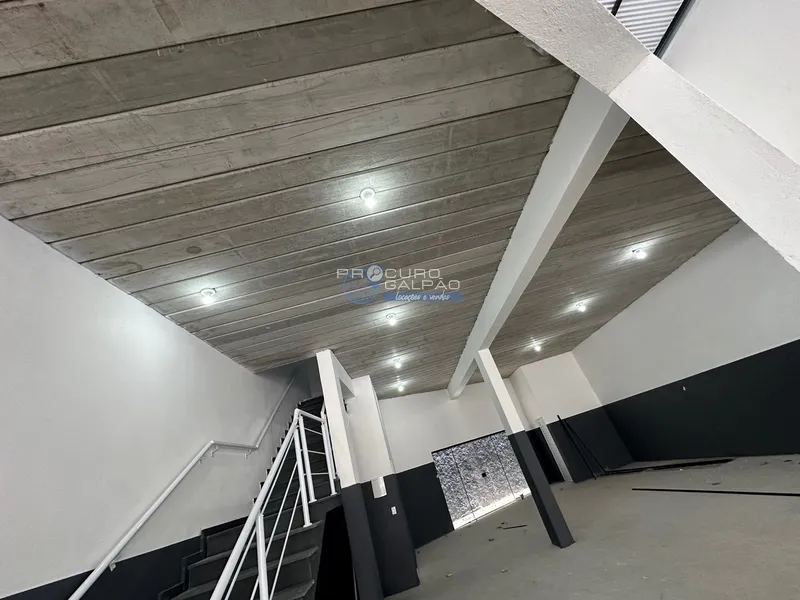 Avenida de grande fluxo: 2ª foto da galeria de imagens do imóvel