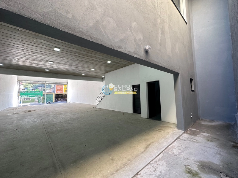 Avenida de grande movimento: 4ª foto da galeria de imagens do imóvel