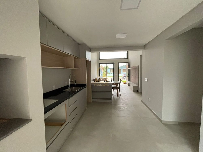 Casa nova à venda em Xangri-Lá — a uma quadra do mar: 3ª foto da galeria de imagens do imóvel