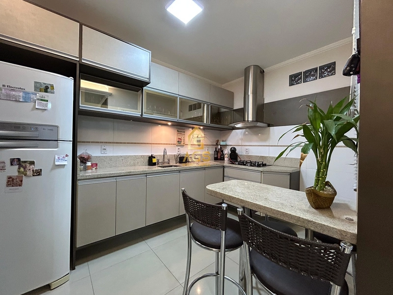 Sobrado 3 dormitórios semimobiliado no bairro Montanha : 29ª foto da galeria de imagens do imóvel