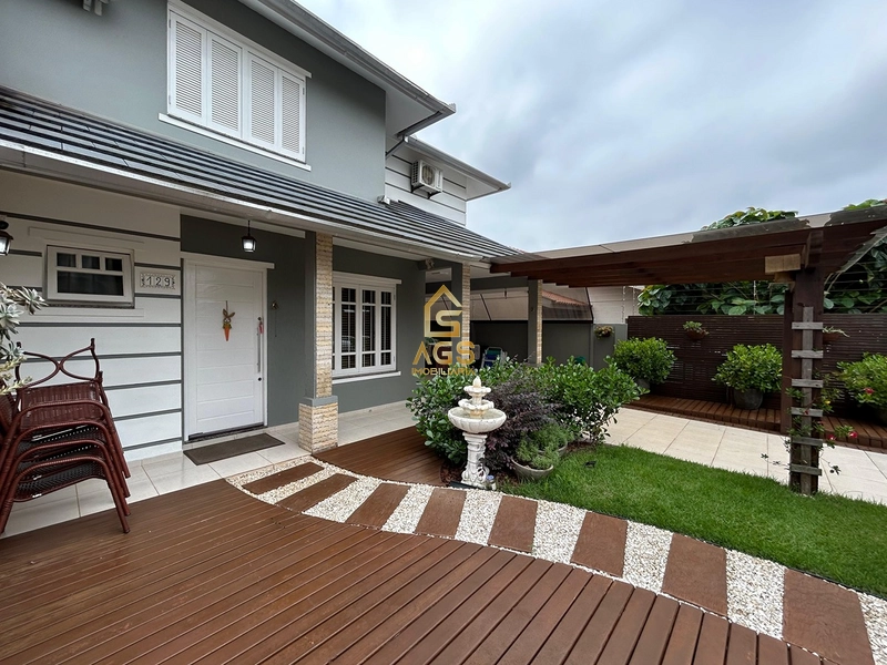 Sobrado 3 dormitórios semimobiliado no bairro Montanha : 1ª foto da galeria de imagens do imóvel