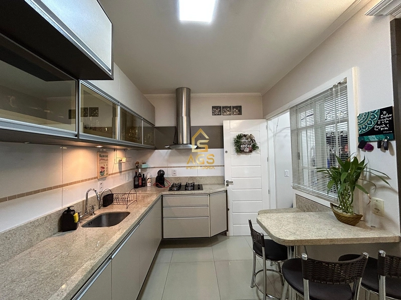 Sobrado 3 dormitórios semimobiliado no bairro Montanha : 8ª foto da galeria de imagens do imóvel