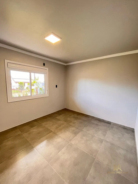 Casa 3 dormitórios com pátio amplo: 6ª foto da galeria de imagens do imóvel