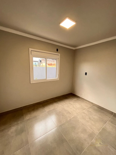 Casa 3 dormitórios com pátio amplo: 9ª foto da galeria de imagens do imóvel