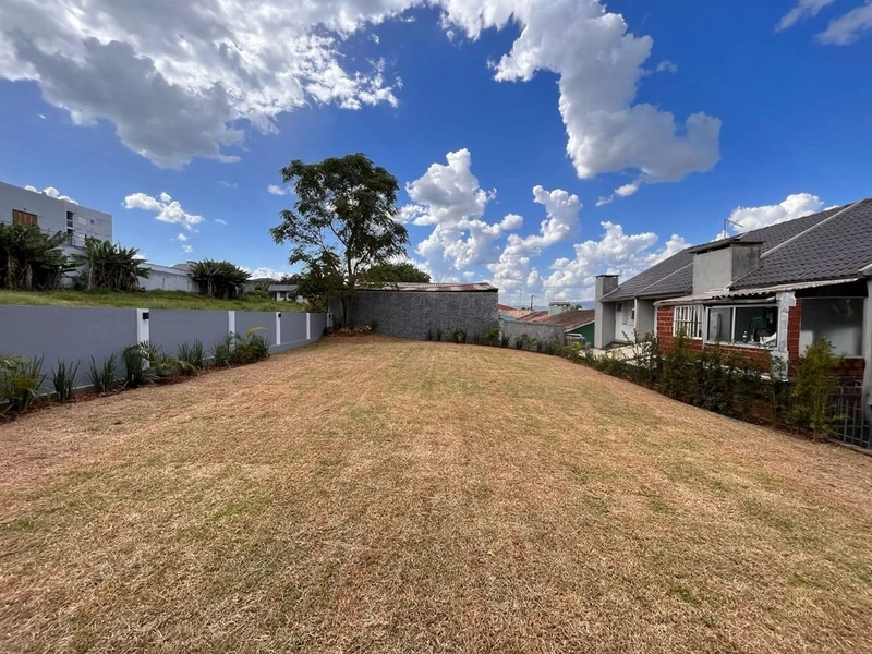 Casa 3 dormitórios com pátio amplo: 5ª foto da galeria de imagens do imóvel