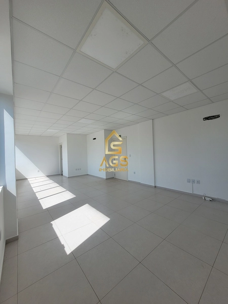 SALA COMERCIAL NO CENTRO DE LAJEADO: 3ª foto da galeria de imagens do imóvel