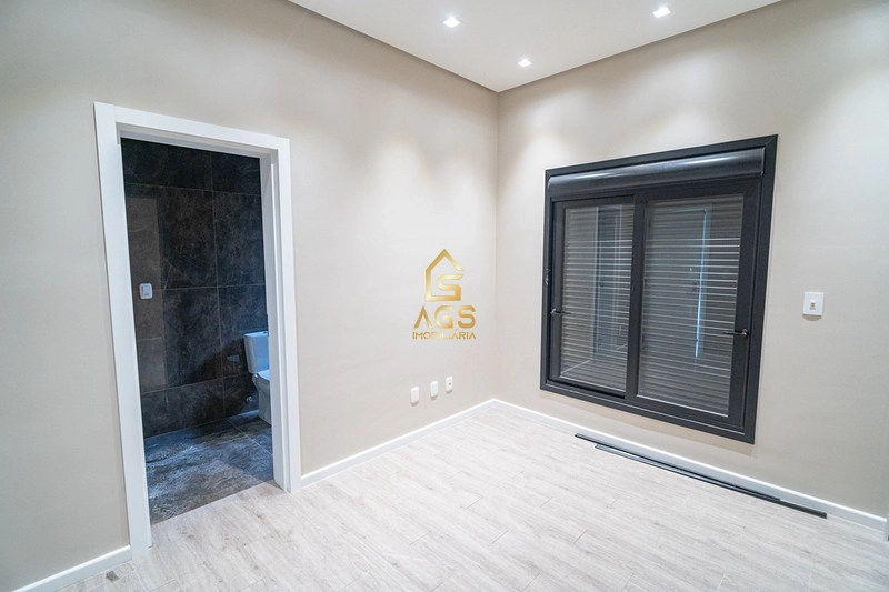 CASA PLANA NO BAIRRO UNIVERSITÁRIO: 11ª foto da galeria de imagens do imóvel