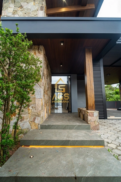 CASA PLANA NO BAIRRO UNIVERSITÁRIO: 3ª foto da galeria de imagens do imóvel