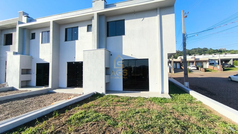 Sobrado 3 dormitórios de esquina em Conventos: 2ª foto da galeria de imagens do imóvel