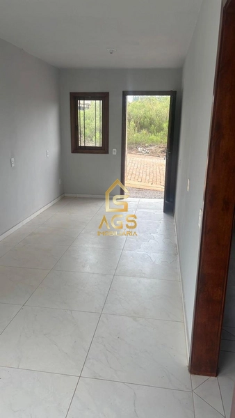 Casa geminada 2 dormitórios no bairro Floresta: 2ª foto da galeria de imagens do imóvel