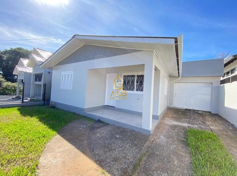 Casa 4 dormitórios no bairro Universitário : 1ª foto da galeria de imagens do imóvel