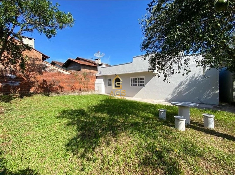 Casa 4 dormitórios no bairro Universitário : 15ª foto da galeria de imagens do imóvel