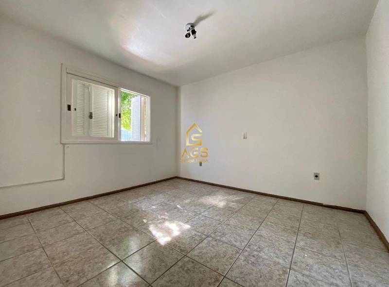 Casa 4 dormitórios no bairro Universitário : 4ª foto da galeria de imagens do imóvel