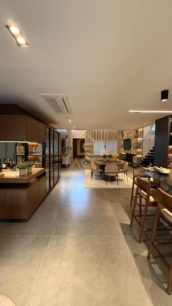 Casa alto padrão 4 dormitórios: 8ª foto da galeria de imagens do imóvel