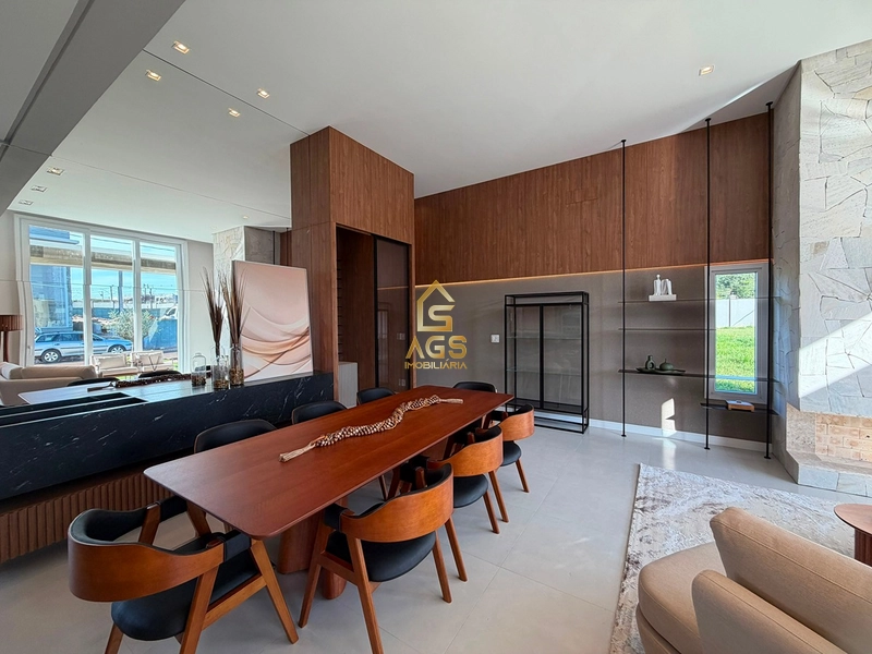 CASA ALTO PADRÃO DE 3 SUÍTES EM CONDOMINIO FECHADO: 3ª foto da galeria de imagens do imóvel