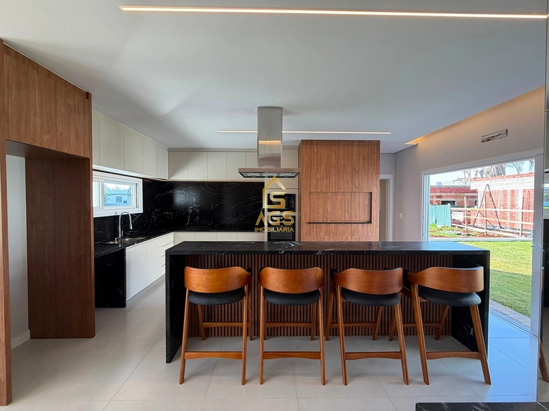 CASA ALTO PADRÃO DE 3 SUÍTES EM CONDOMINIO FECHADO: 7ª foto da galeria de imagens do imóvel