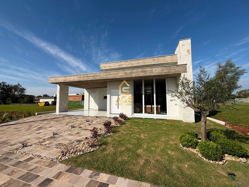 CASA ALTO PADRÃO DE 3 SUÍTES EM CONDOMINIO FECHADO: 4ª foto da galeria de imagens do imóvel