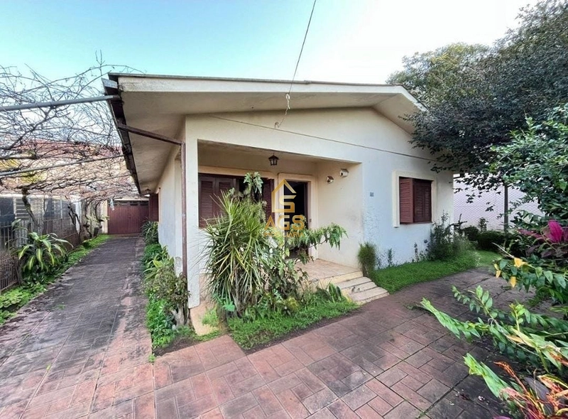 Casa 3 dormitórios no bairro Universitário : 1ª foto da galeria de imagens do imóvel