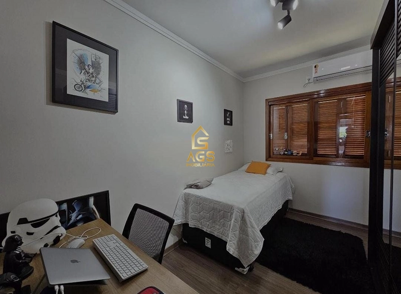 Casa com piscina: 13ª foto da galeria de imagens do imóvel