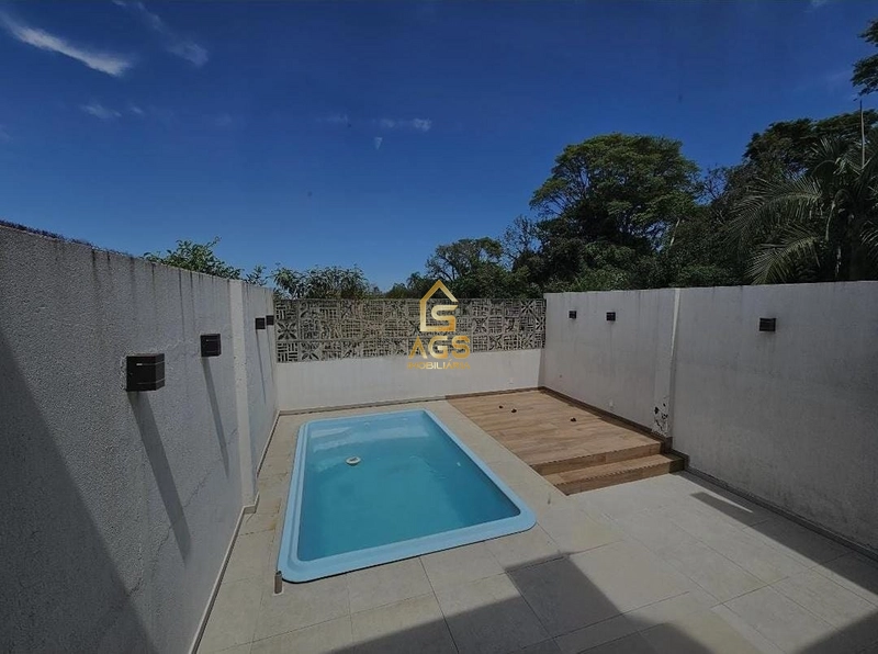 Casa com piscina: 9ª foto da galeria de imagens do imóvel