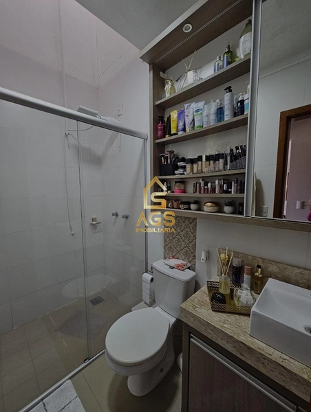 Casa com piscina: 12ª foto da galeria de imagens do imóvel