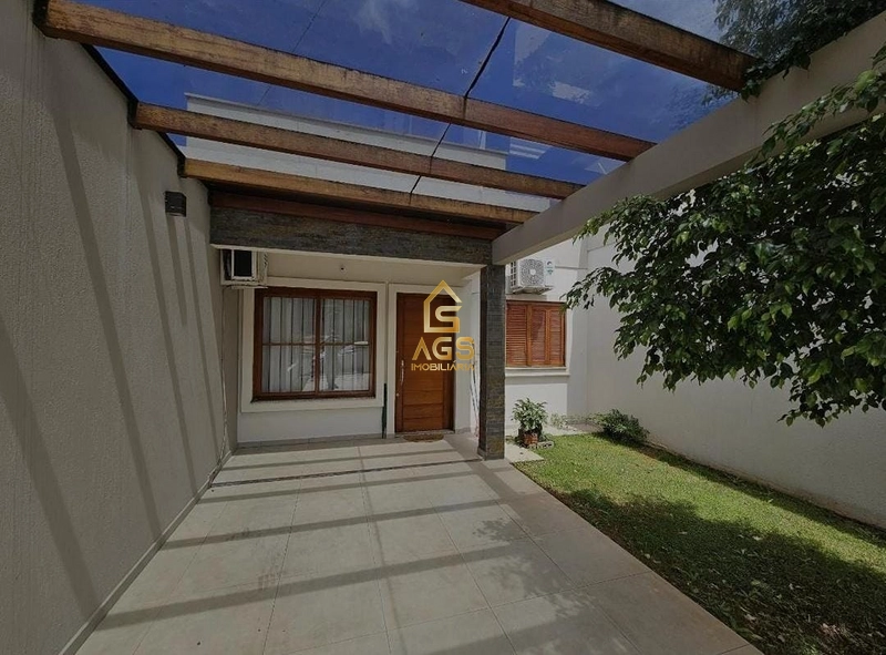 Casa com piscina: 3ª foto da galeria de imagens do imóvel