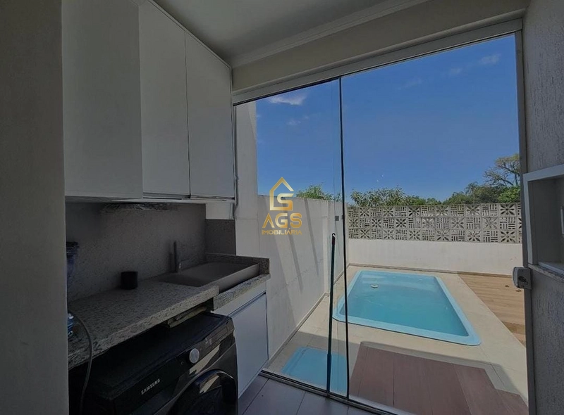 Casa com piscina: 8ª foto da galeria de imagens do imóvel