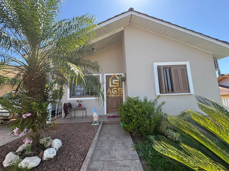 Casa 3 dormitórios no bairro Universitário : 1ª foto da galeria de imagens do imóvel