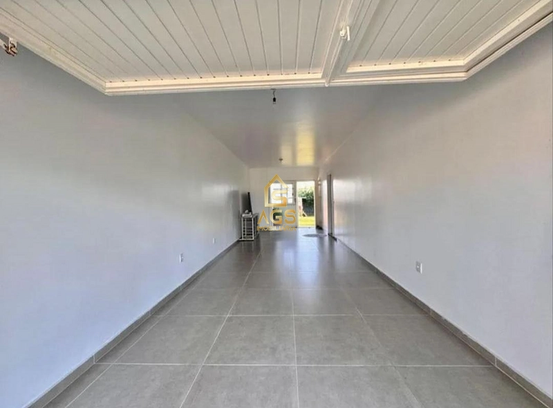 Casa semimobiliada com 3 dormitórios, amplo terreno e excelente localização no Bairro São Cristóvão: 4ª foto da galeria de imagens do imóvel