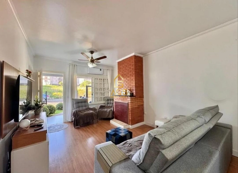 Casa semimobiliada com 3 dormitórios, amplo terreno e excelente localização no Bairro São Cristóvão: 14ª foto da galeria de imagens do imóvel