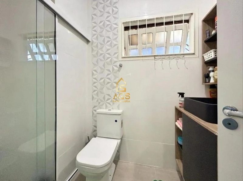 Casa semimobiliada com 3 dormitórios, amplo terreno e excelente localização no Bairro São Cristóvão: 5ª foto da galeria de imagens do imóvel