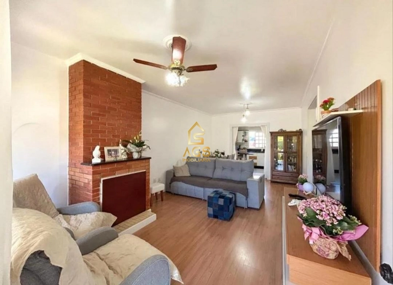 Casa semimobiliada com 3 dormitórios, amplo terreno e excelente localização no Bairro São Cristóvão: 15ª foto da galeria de imagens do imóvel